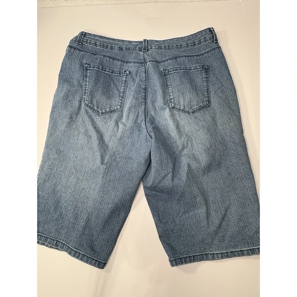 Gloria Vanderbilt Womens Bermuda Denim Shorts Medium Wash Blue Size 12 D23294RBT